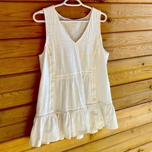 Soft Surroundings cream color sleeveless tunic. Great with capris and any jean.